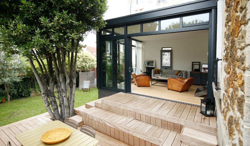 Extension toit plat sur maison ancienne - Article par Rénoval Véranda