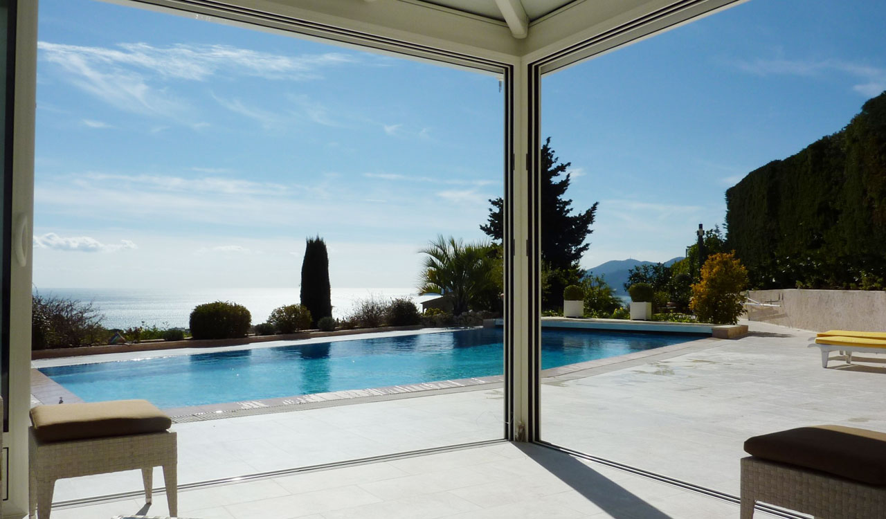 Véranda pool house style ancien à Cannes (06)