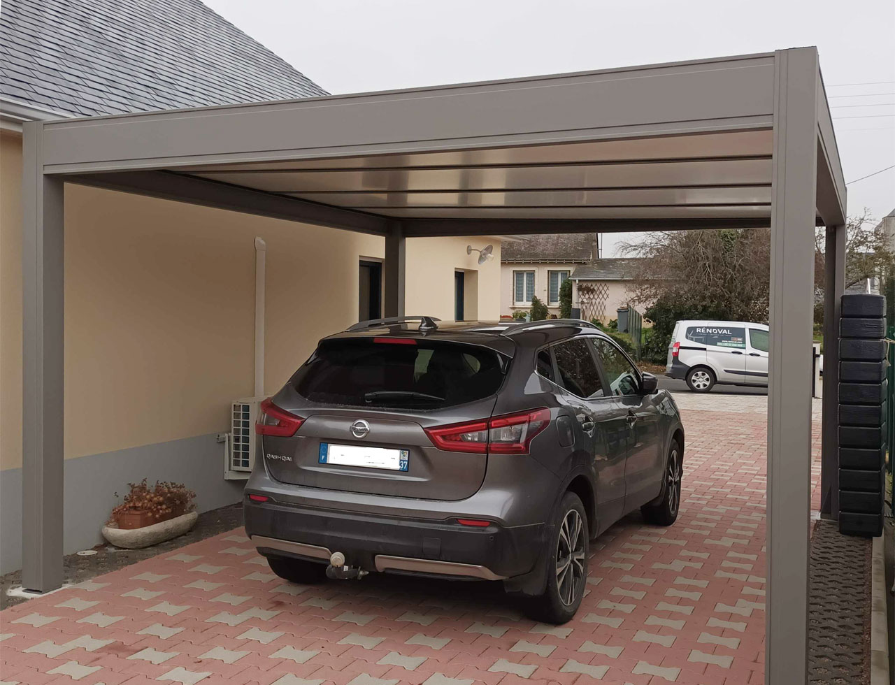 Carport moderne à Sainte-Maure-de-Touraine Concept Service Habitat