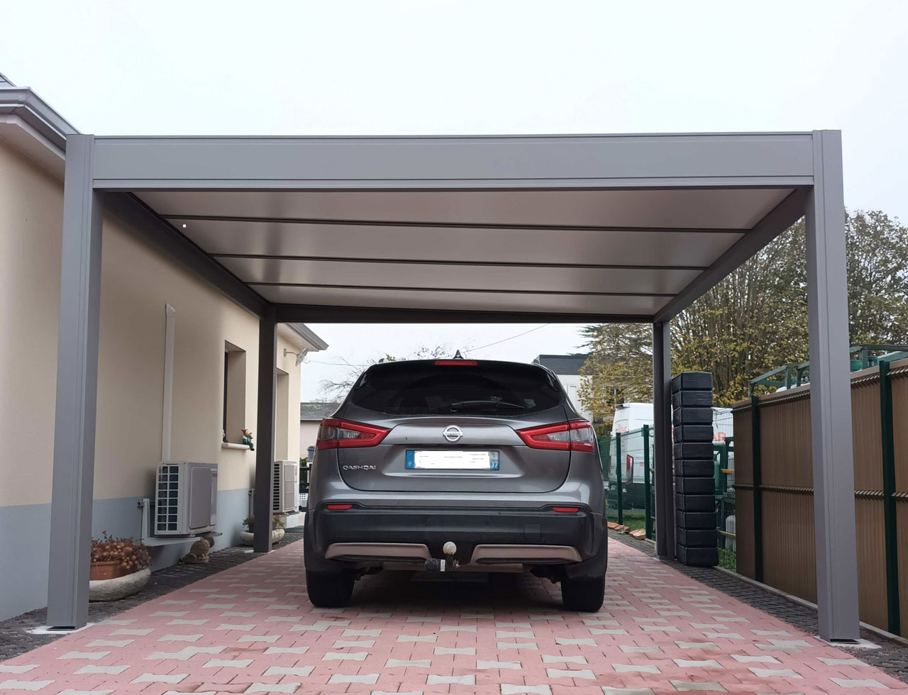 Carport moderne à Sainte-Maure-de-Touraine Concept Service Habitat