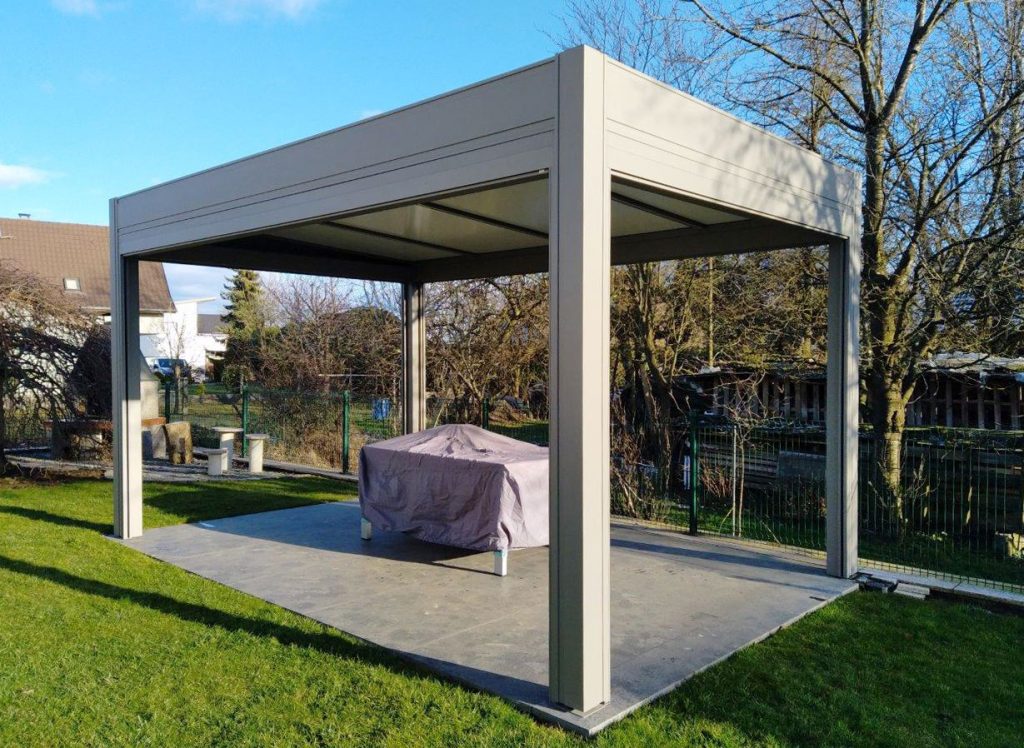 Les pergolas autoportées Rénoval en aluminium